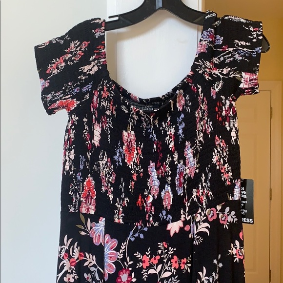 Smocked Floral Maxi - Picture 3 of 6